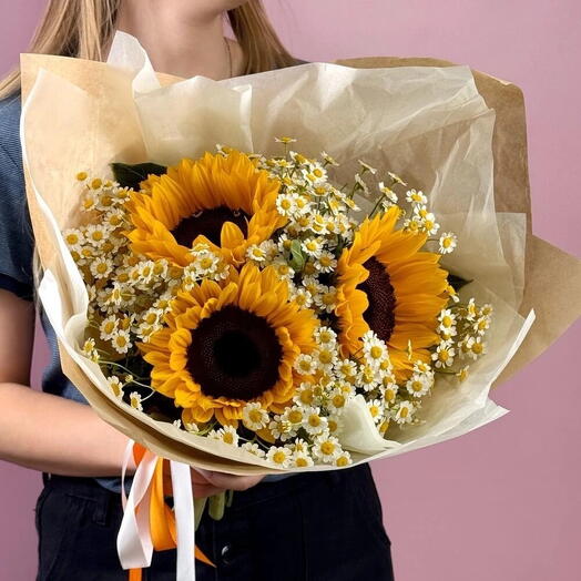 Летний букет подсолнухи и кустовая ромашка🌻