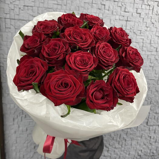 Букет из 15 красных розочек 🌹