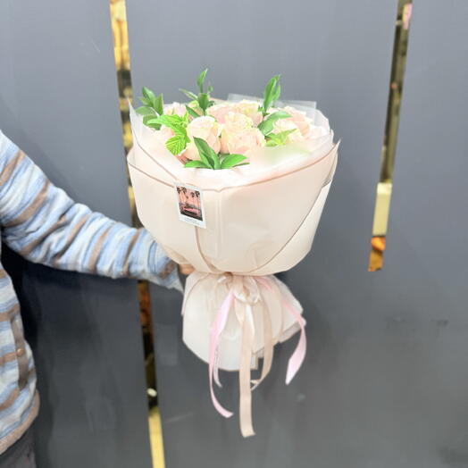 Букет из нежных 15 роз