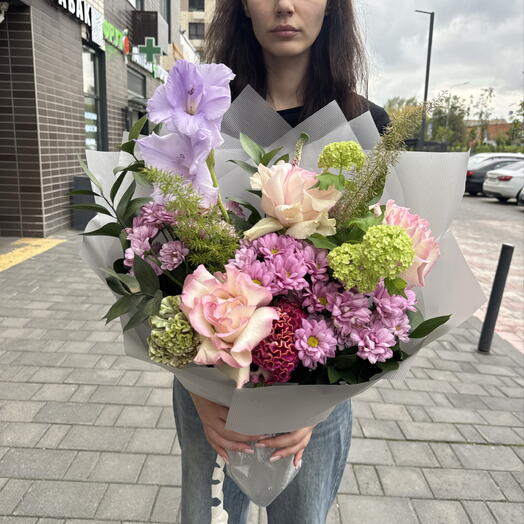 Букет с гладиолусом