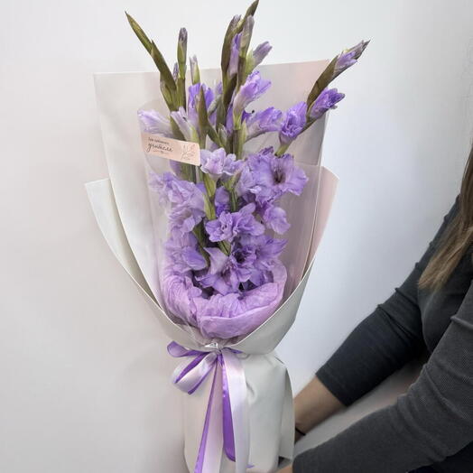 Букет из 7 гладиолусов 💜