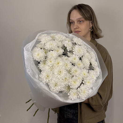 Букет из 9 белых кустовых хризантем - пышный и ароматный