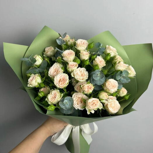 Букет из кустовых роз