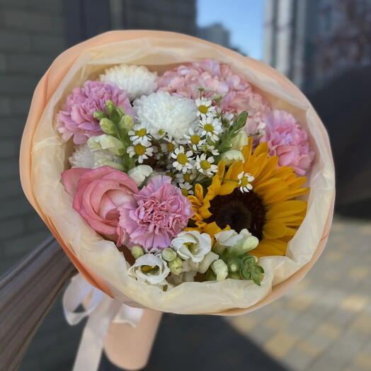 Букет с подсолнухом