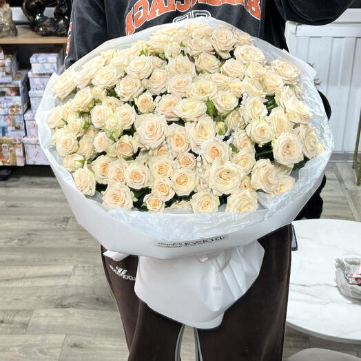 Букет из 29 кустовых роз
