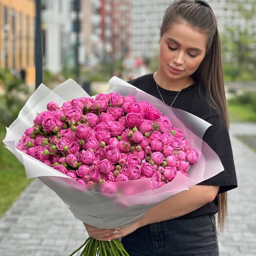 Большой букет из 41 кустовой пионовидной розы «Мисти Баблс» 💗
