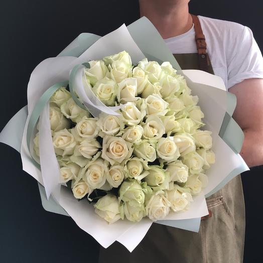 49 rosas blancas