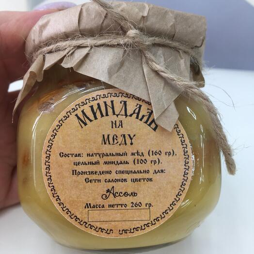 Миндаль на меду