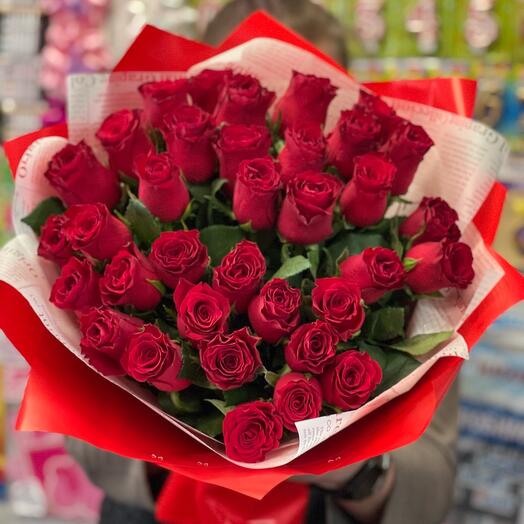 Ramo de rosas escarlatas