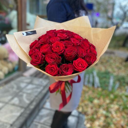 33 розы