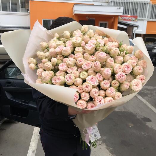Elegante ramo de rosas de peonía arbustiva