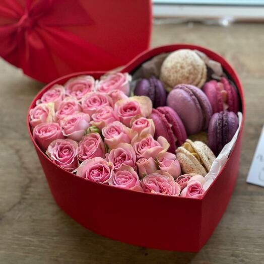 Set with Macaroons