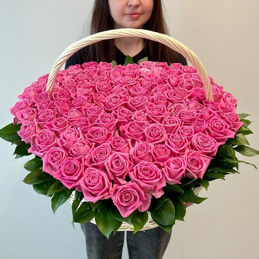 101 Pink Roses in a basket Heart