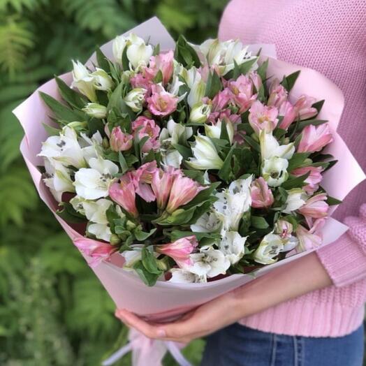 Ramo de alstroemeria rosa blanca
