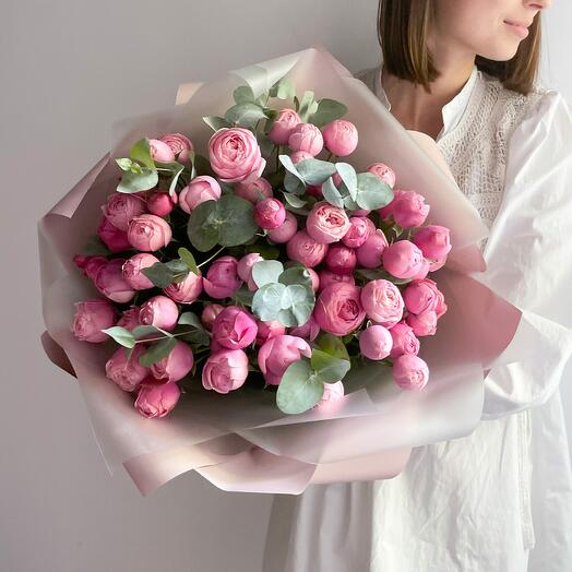 Ramo de rosas peonías
