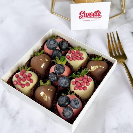 Клубника в шоколаде Blueberry (9-12 ягод) Черничный