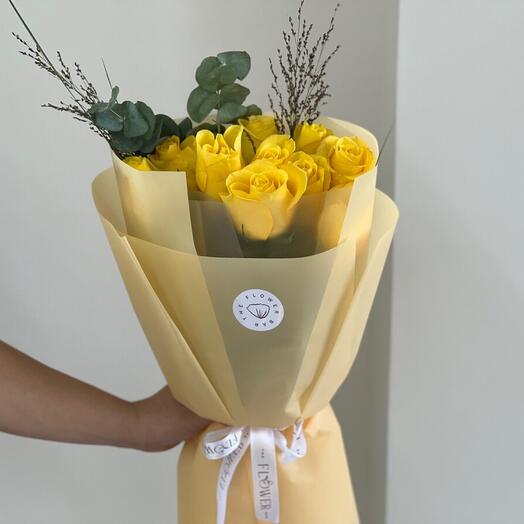 10 Yellow Roses