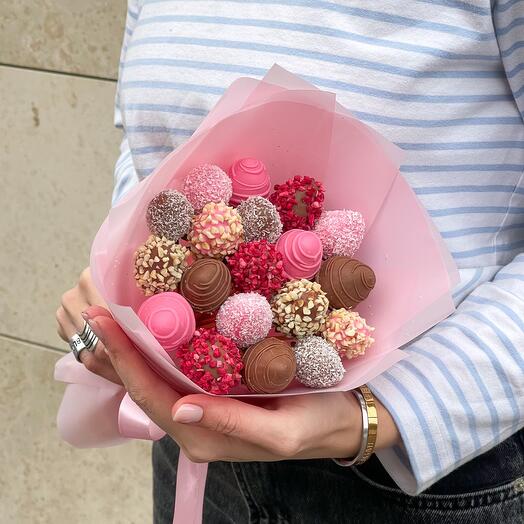 Букет из клубники в шоколаде 19 шт Rosy