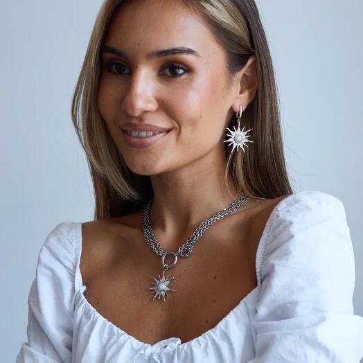 Многослойное колье с подвеской солнце