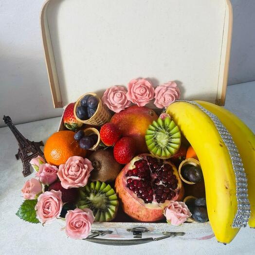 Коробка с фруктами