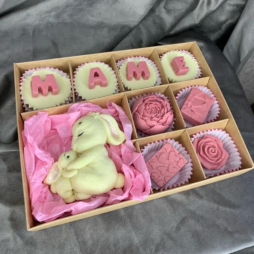 Набор шоколадных конфет для мамы *Зайчульки для мамульки*