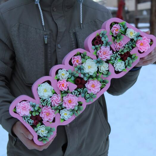 Подарочный бокс МАМА с цветами и ягодами из сувенирного мыла