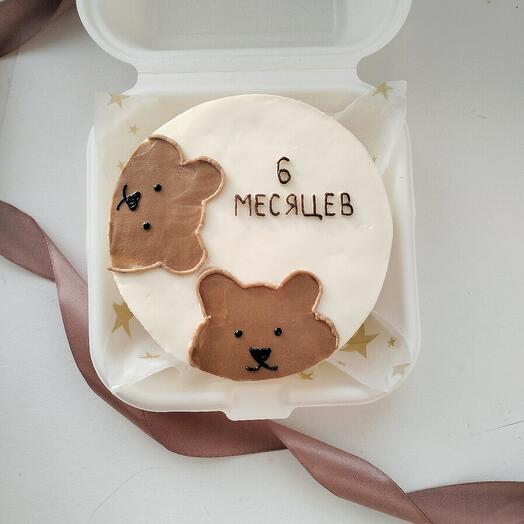 Bento cake with bears for a 6-month-old baby