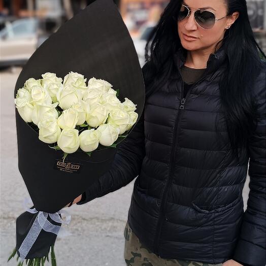 25 Белых Роз 60 см