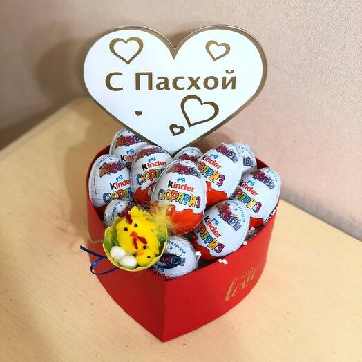 Подарочный бокс с шоколадными  яйцами kinder на Пасху