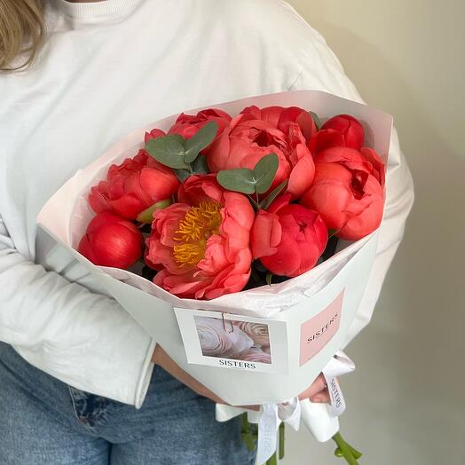 Bouquet of 9 coral peonies with eucalyptus