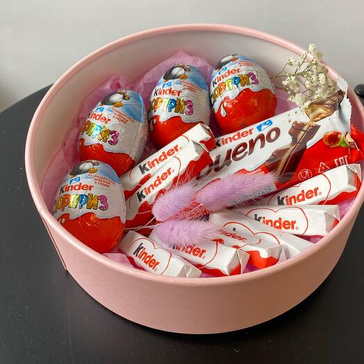 Коробочка с киндерами