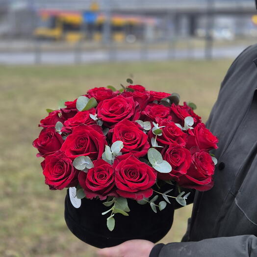 Цветочная коробка "Парящий поцелуй"