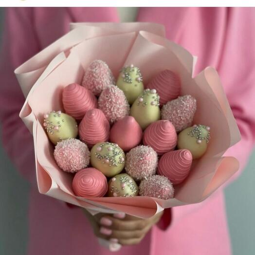 Букет из клубникии в шоколаде