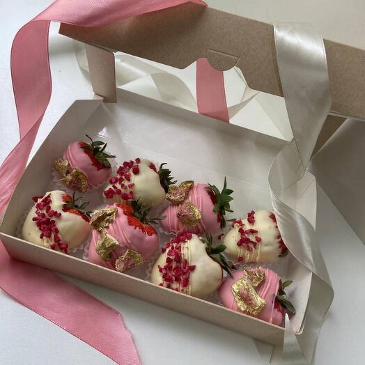 Chocolate-covered strawberries "Compliment"