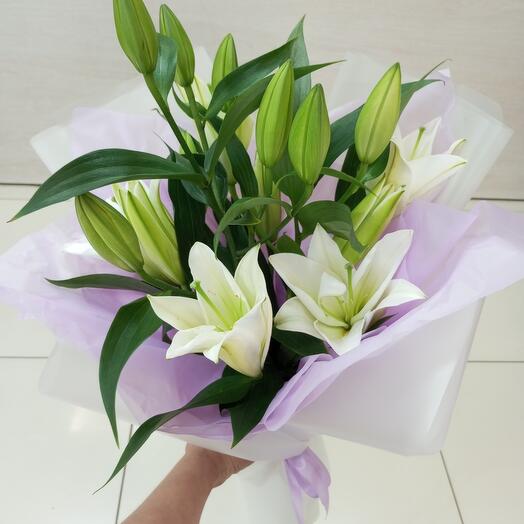 Mono bouquet with Lilies