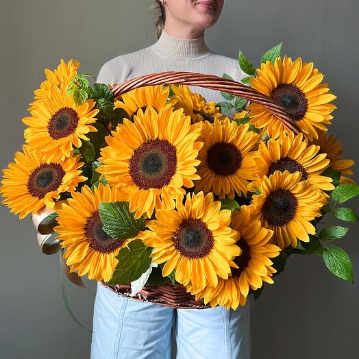 Summer sun basket with sunflowers