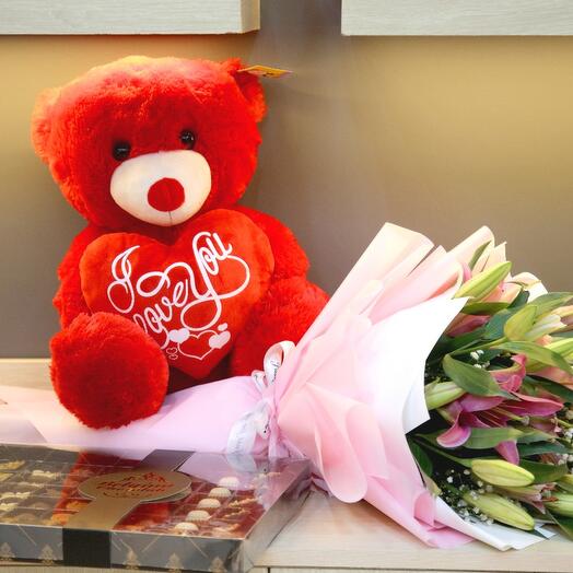 Lilly bouquet with box chocolate and teddy bear