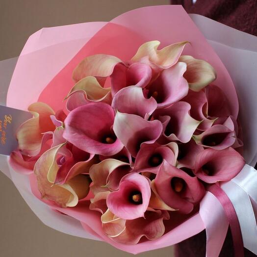 Букет из розовых калл 29 шт