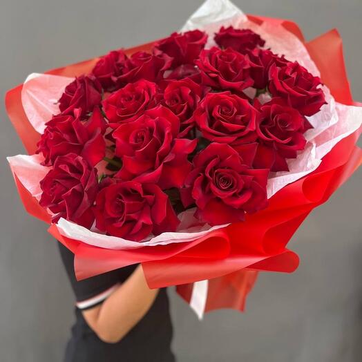 Французские розы красные 17 штук