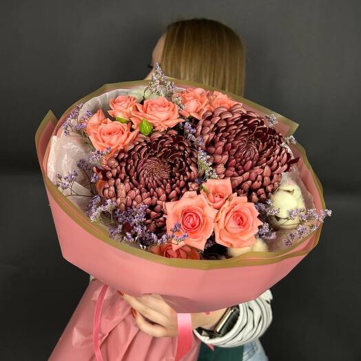 "Master" bouquet of roses and chrysanthemums