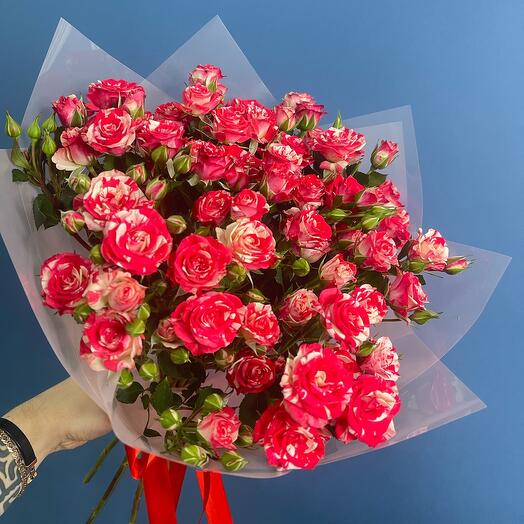Bouquet of bush roses
