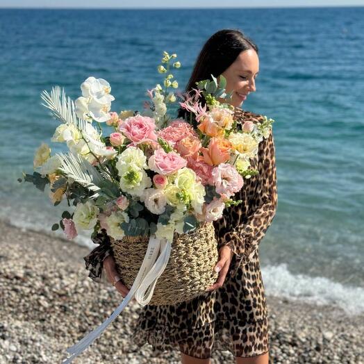 Basket with mix flowers