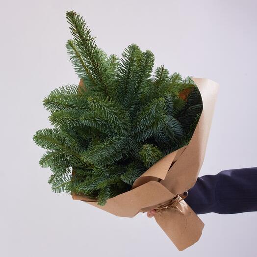 Новогодний букет из ароматной датской ели Нобилиса. Букет F228 Цветы Столицы