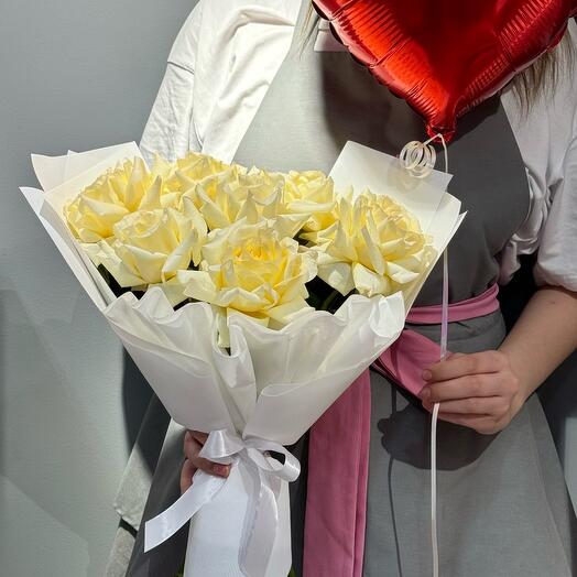 💐+🎈Комбо-Набор: Пионовидные кремовые розы+шар сердце