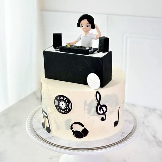 DJ CAKE - CUSTOM MADE BIRTHDAY CAKE