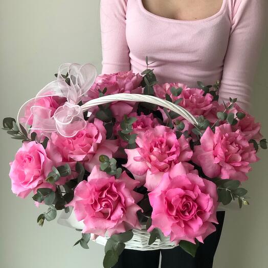 Корзина с французскими розами
