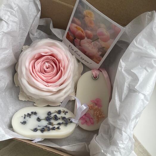 Conjunto "Vela - rosa y bolsitas perfumadas"