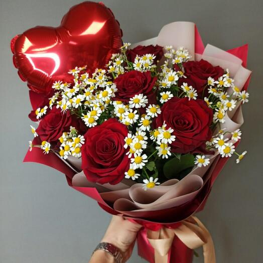 Букет из бордовых роз с шаром сердце "My Love"