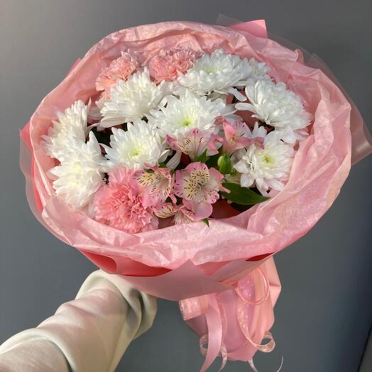 Стойкая хризантема с альстромерией и диантусами💕