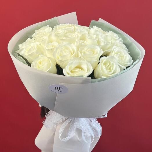 Монобукет из белых роз